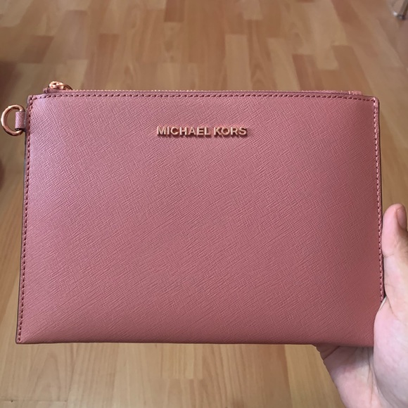 Michael Kors Handbags - Micheal Kors wristlet brand new mauve color